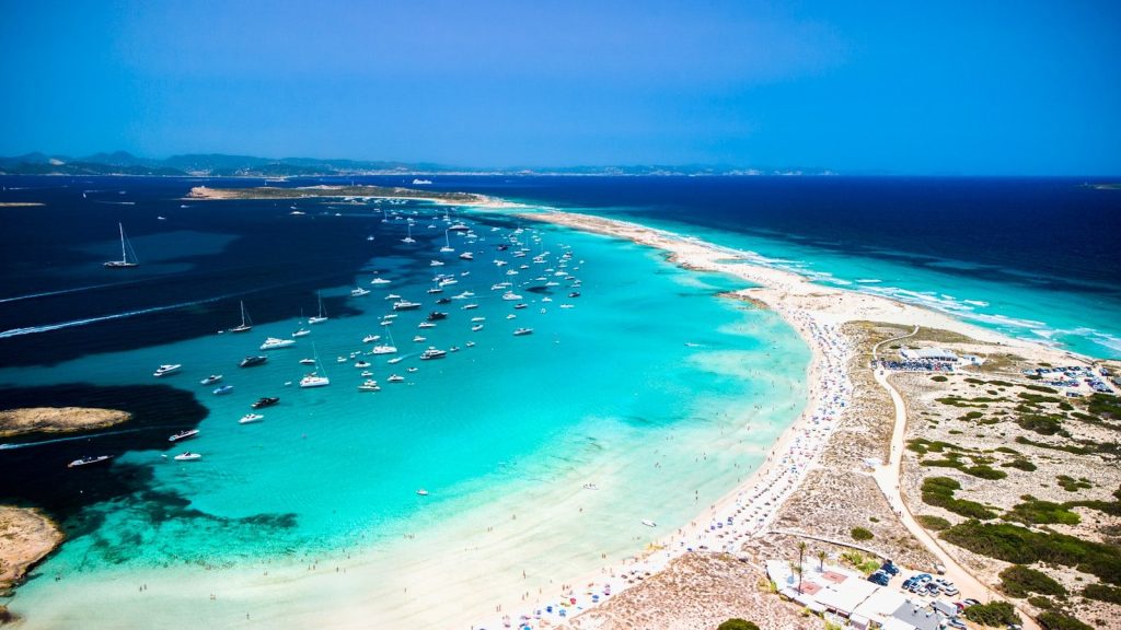 Spiaggia con Navi a Formentera