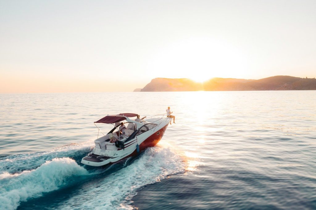 Esperienze esclusive in mare con imbarcazioni selezionate e servizi personalizzati.